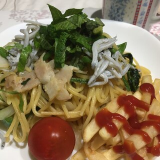 釜揚げシラスとシソの和風パスタ